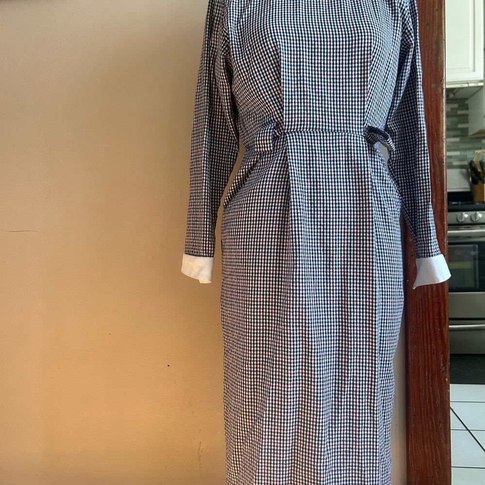 Elegant Checkered Long Sleeve Dress